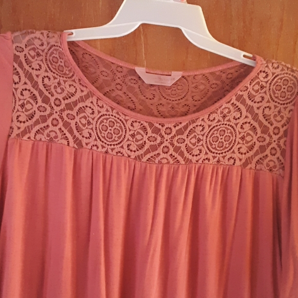Pink flowy top - Picture 2 of 3